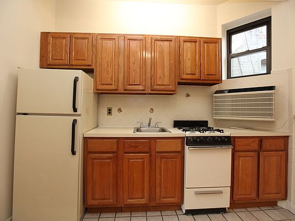 4th image of 326 E 34th St APT F1