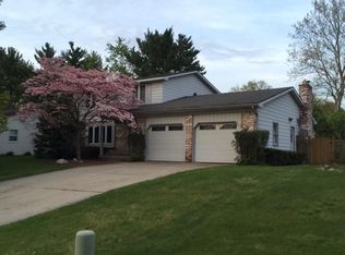 4904 Riemen Dr SE, Kentwood, MI 49508