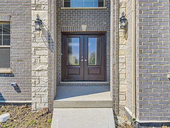 3rd image of 7500 Mayfield Dr