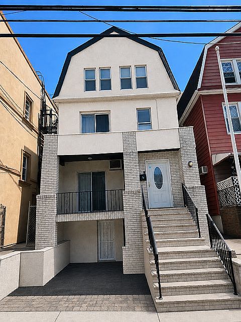 1st image of 128 Sterling Ave