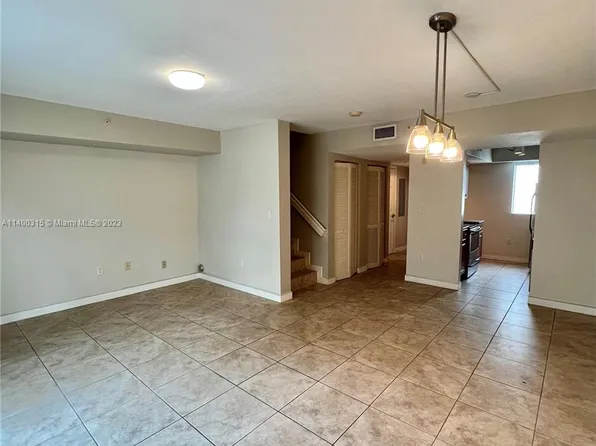 630 85th St #202, Miami Beach, FL 33141