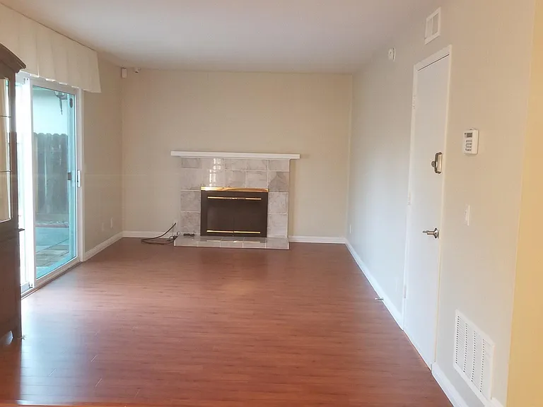 1075 Marilla Ave — Photo 6