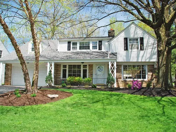 23547 Duffield Rd, Shaker Heights, OH 44122