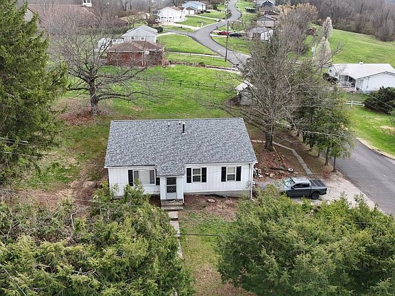 2nd image of 405 E Oakview Dr