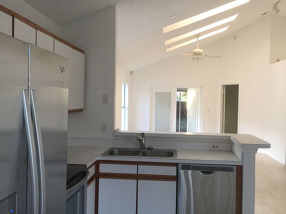 3rd image of 1323 Abberton Dr