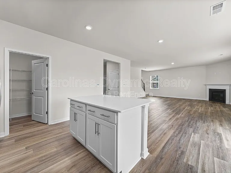500 Blackpool Ct — Photo 12