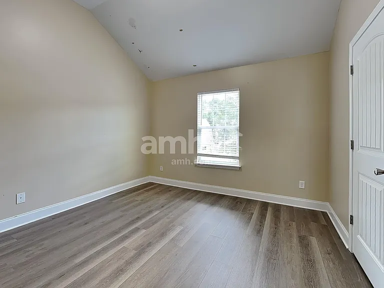 83 Ristona Dr — Photo 18
