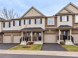 50 Pinnacle Dr #35, Kitchener, ON N2P0H8