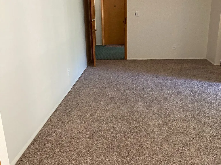 Kingston Place Apartments — Photo 38