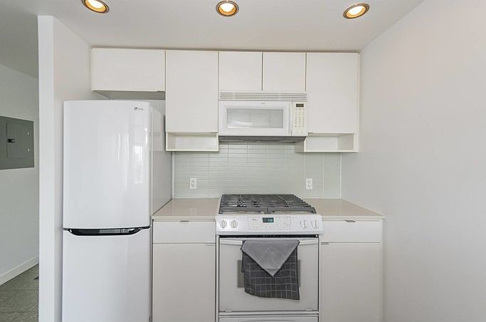 1st image of 928 Beatty St