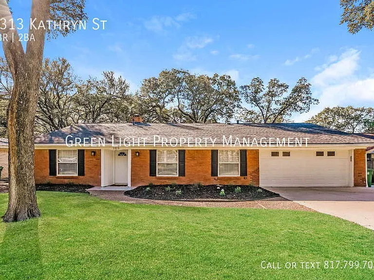 1313 Kathryn St — Photo 2