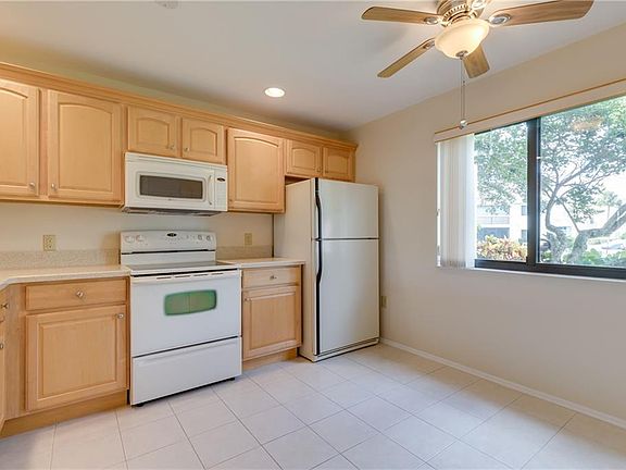 5th image of 5685 Marina Dr APT 1