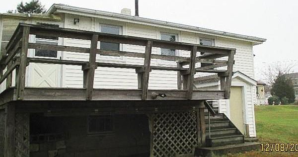 2nd image of 394 Hawes St