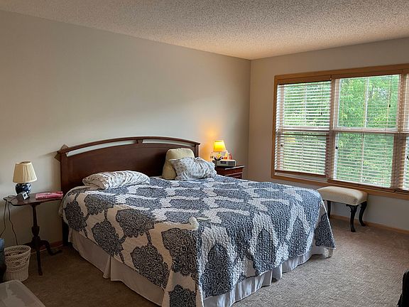 5th image of 15615 Lilac Dr