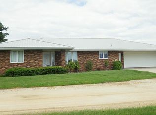2824 212th Ave, Delhi, IA 52223