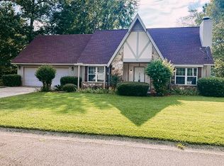 94 Robinhood Cir, Columbus, MS 39705
