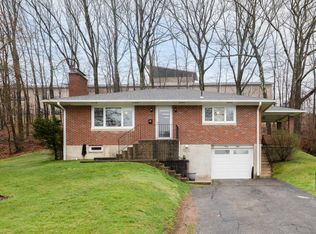 38 Woodedge Ave, Waterbury, CT 06706
