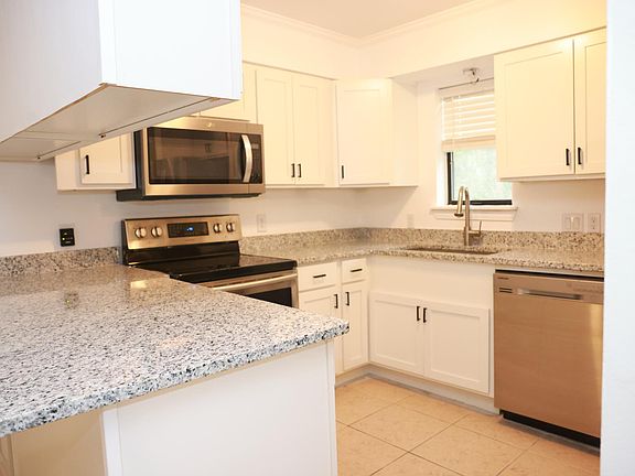 3rd image of 1200 Cross Creek Way APT 1