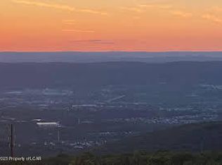 Sterling St, Mountain Top, PA 18707