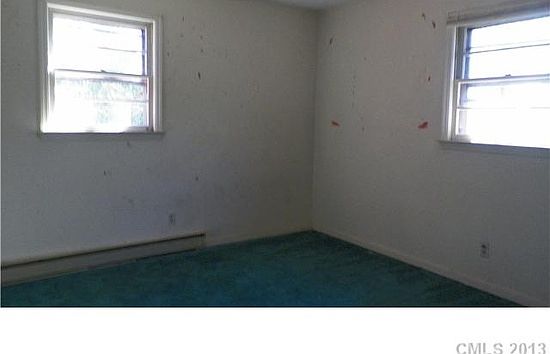 4th image of 436 Clinton Ave