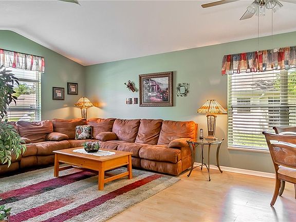 5th image of 30851 Saint Vincent Ct