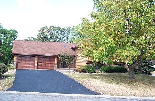 1st image of 1925 Edinbrook Ct N