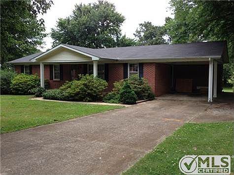 1st image of 7 Eastwood Dr