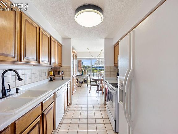 3rd image of 411 Lakewood Cir APT B533