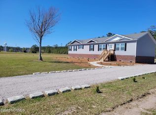 305 Mayflower Dr, Newport, NC 28570