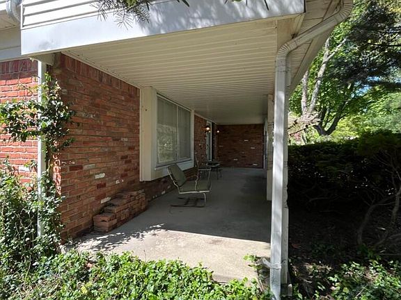 3rd image of 21377 Concord St