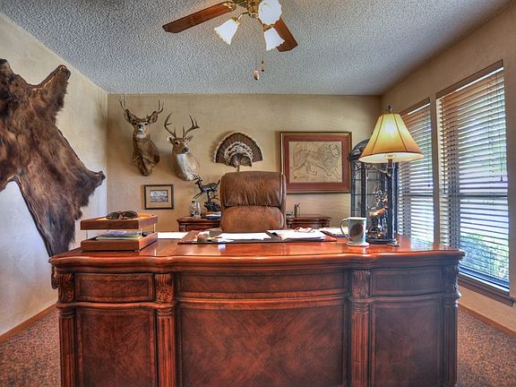 4th image of 4821 Woodcreek Ct