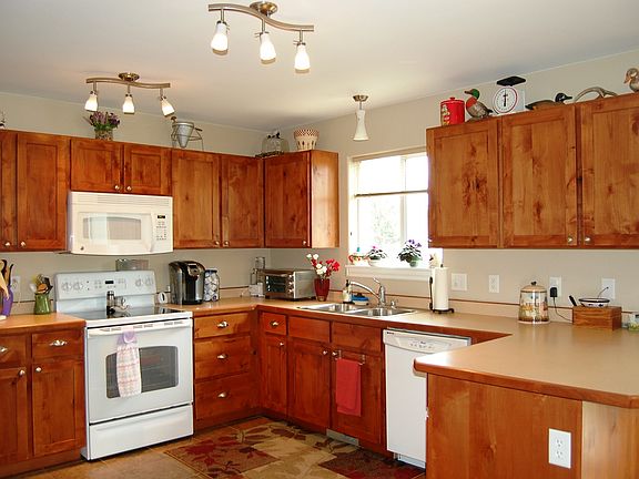 4th image of 2121 Jasmine Pl