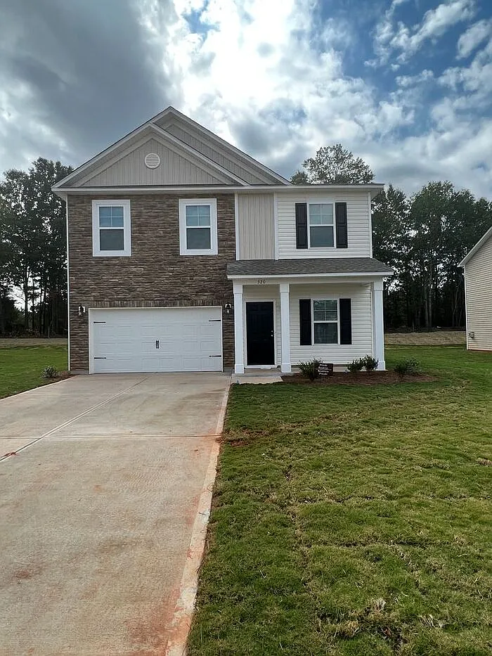 5 bed, 3.0 bath, 2225 sqft, $2,295 — Photo 1