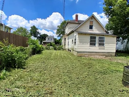 317 SW 3rd St Photo 1