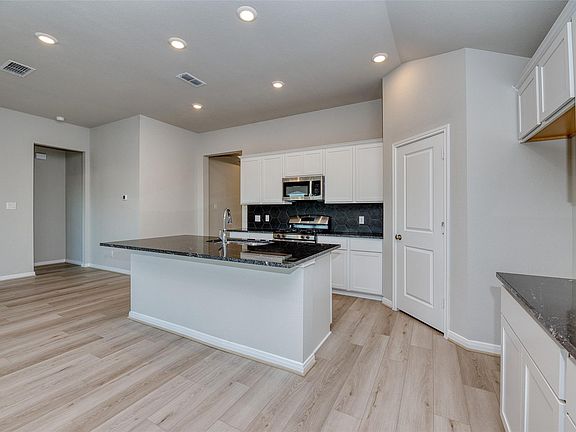 3rd image of 21115 Sunlight Grove Dr