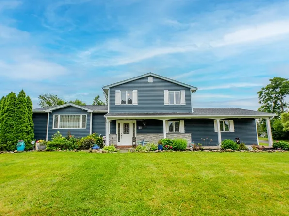 39 Kathy Dr, Pittsford, NY 14534
