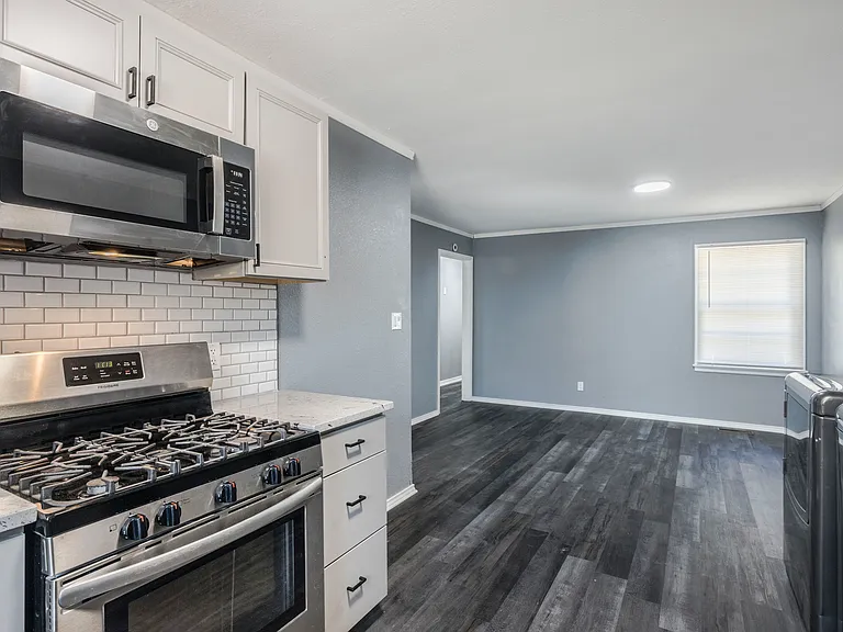 308 S Payne St — Photo 3