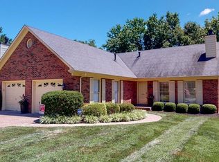 7814 Old Tree Run, Lyndon, KY 40222