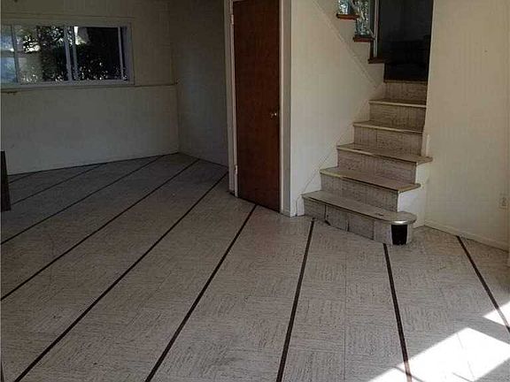 4th image of 41 Lourae Dr
