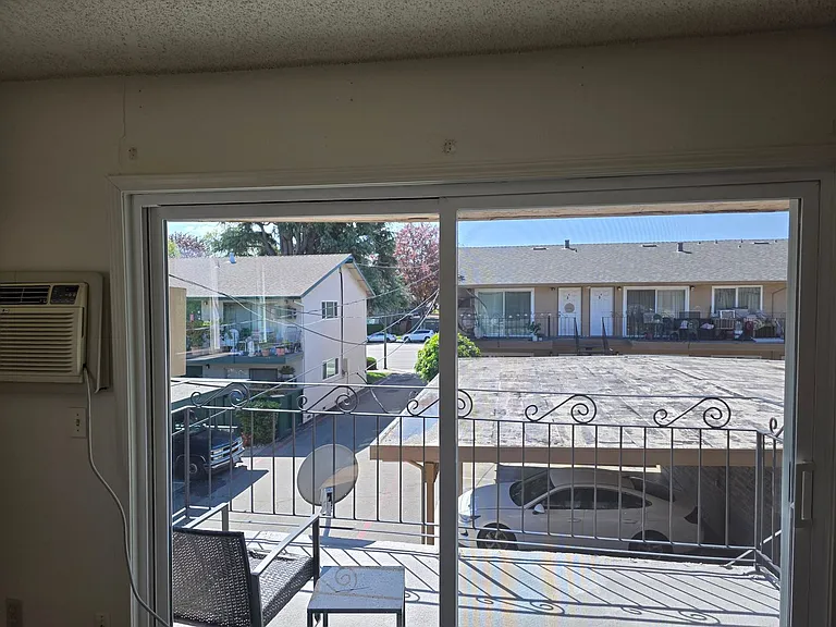 4047 Hamilton Ave #F7 — Photo 11