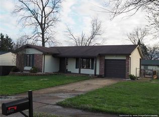 2012 Novem Dr, Fenton, MO 63026