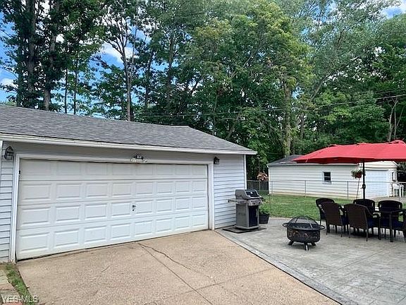 5th image of 26268 Redwood Dr