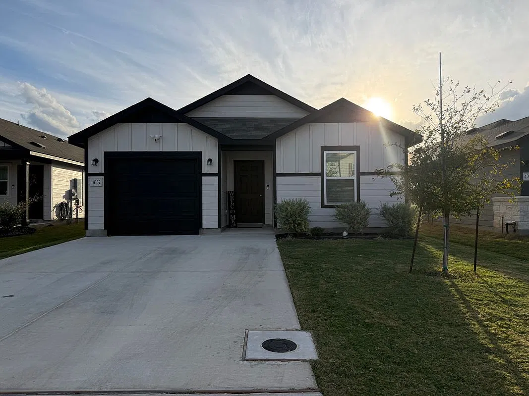 3 bed, 2.0 bath, 1330 sqft, $2,300 — Photo 1