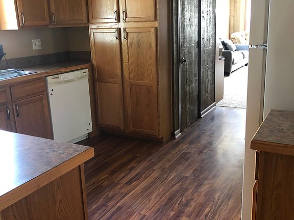 4th image of 14 Westview Dr