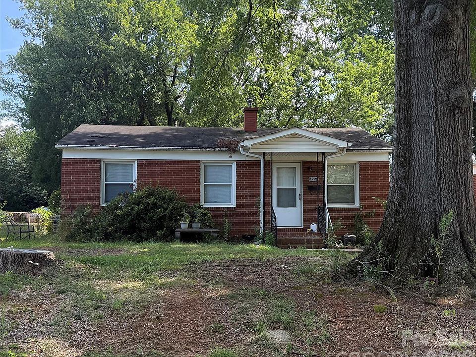 1st image of 2928 Coronet Way