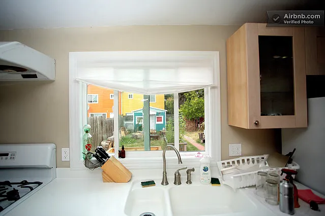 1 bed, 300 sqft, $1,750 — Photo 2