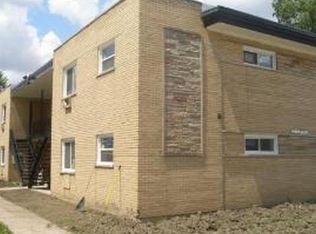 15212 Page Ave APT 2C, Harvey, IL 60426