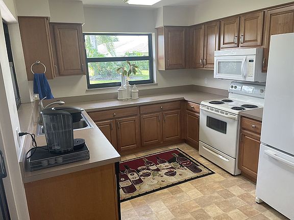 2nd image of 4130 SW Egret Pond Ter