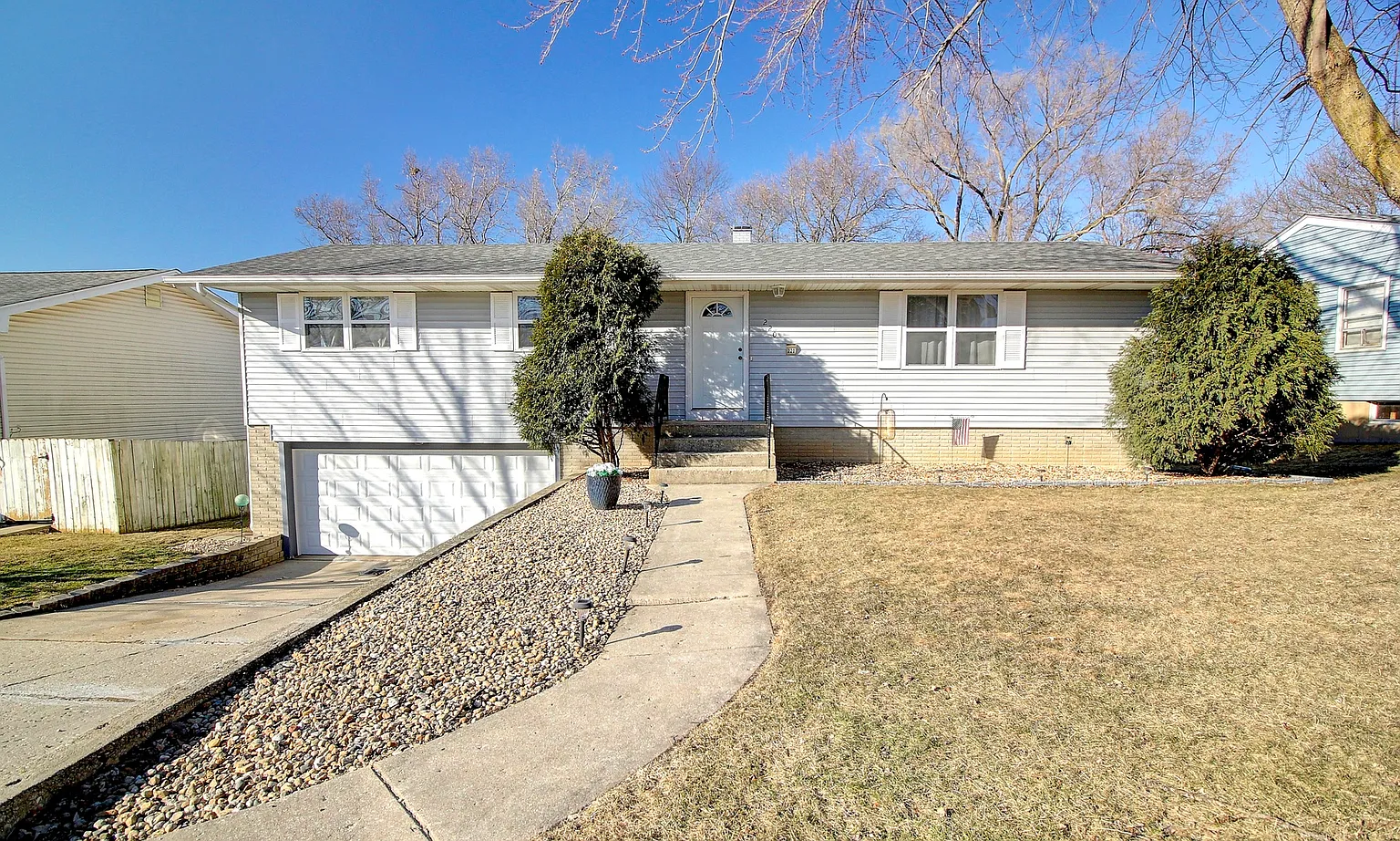 220 Highland Ave photo 1