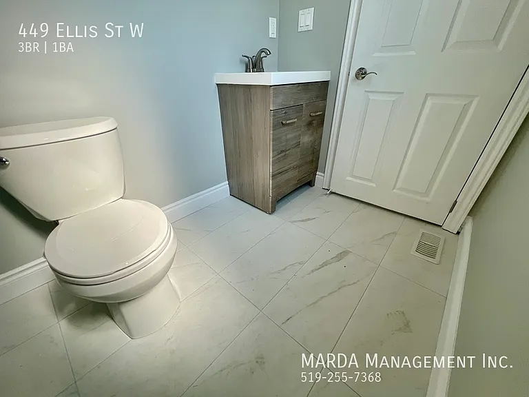 449 Ellis St W — Photo 15